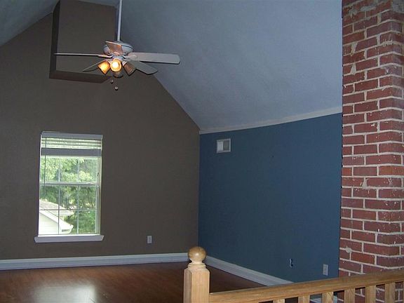 4th image of 3001 Olive St