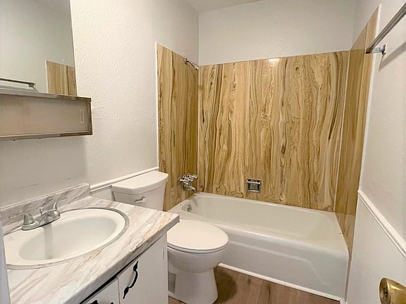 5th image of 1309 NW Baldwin Ave #D7