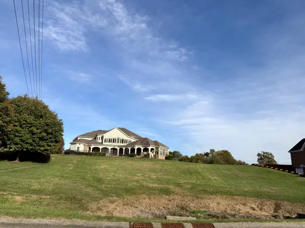 825 Berkeley Dr, Morristown, TN 37814