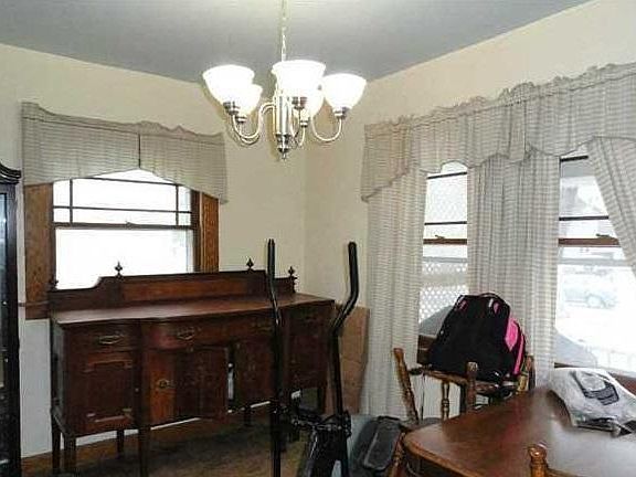 2nd image of 1909 Beal Ave