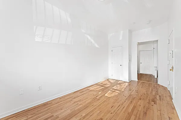 Rented by Compass | media 7