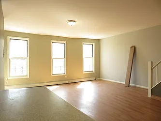 Rented by Rennit Inc.