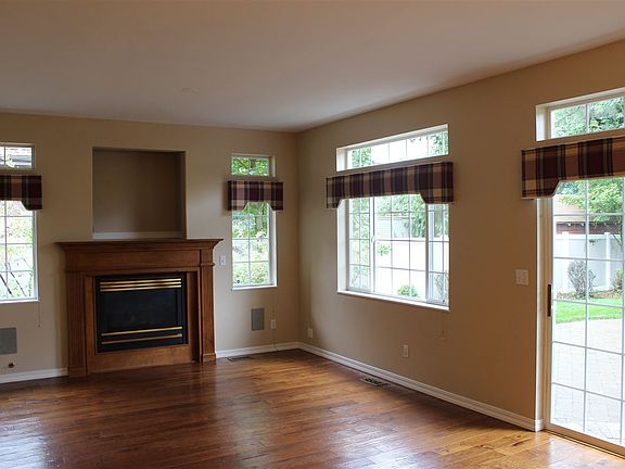 5th image of 2310 S Park Dr