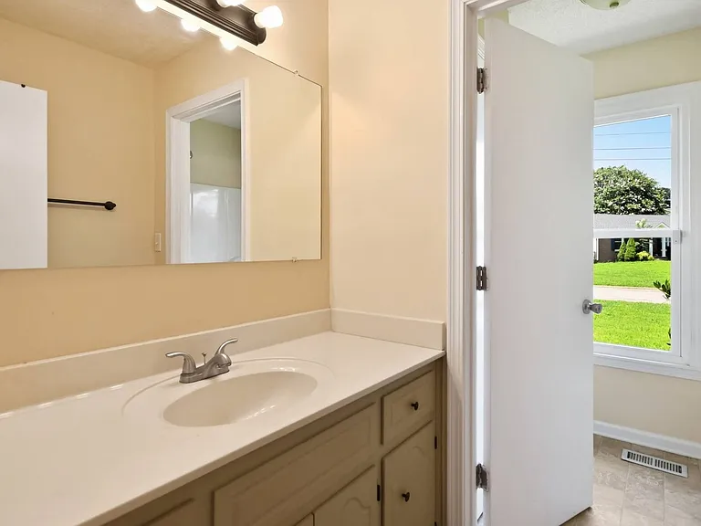 1500 Sunshine Dr — Photo 12