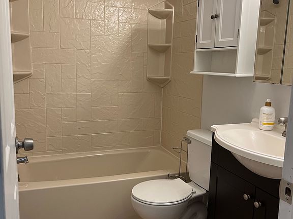 5th image of 941 11th Ave S APT 4-1