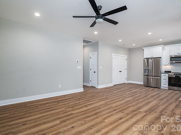5th image of 211 Seigle St #37-38