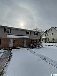 818 William St