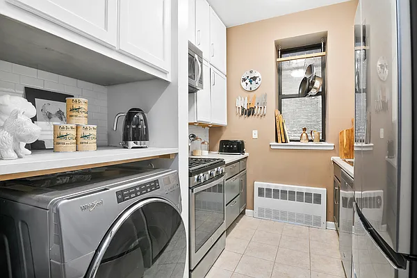 Sold by Compass | media 6