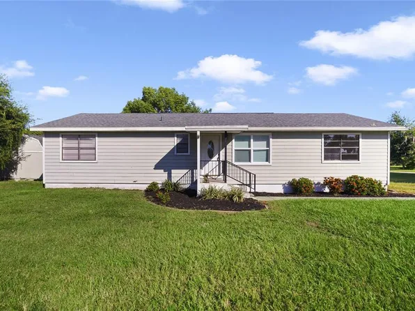 451 Edgewater Ave, Umatilla, FL 32784