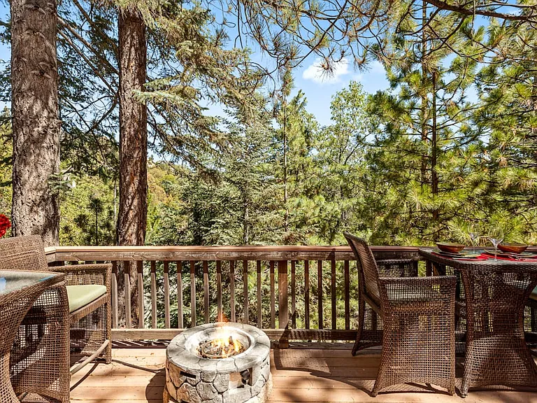 655 Sutter Ln — Photo 24
