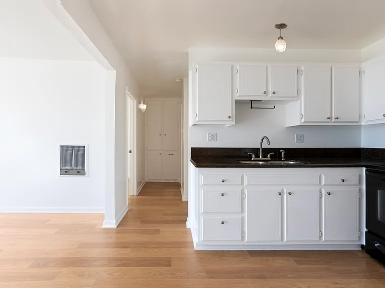 Channel View Apartments — Photo 42