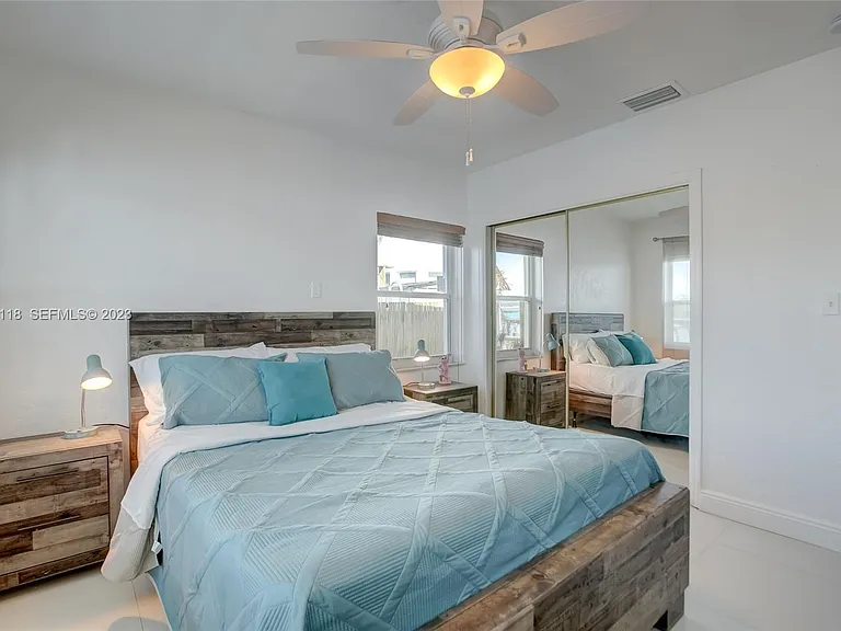 N Ocean Dr — Photo 10
