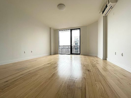 3rd image of 564 Saint Johns Pl #60EIGHT