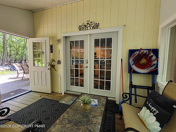 3rd image of 121 Park Ct