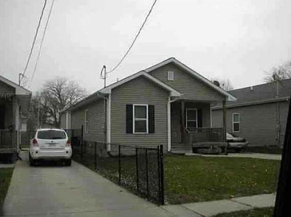 2nd image of 1513 De Wolf St