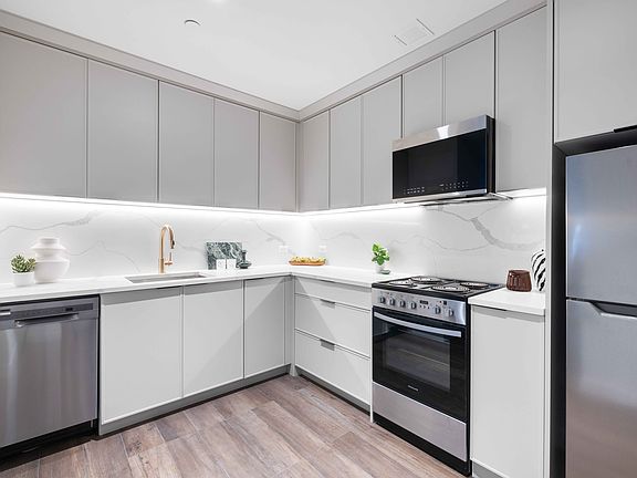 5th image of 788 Willoughby Ave #511