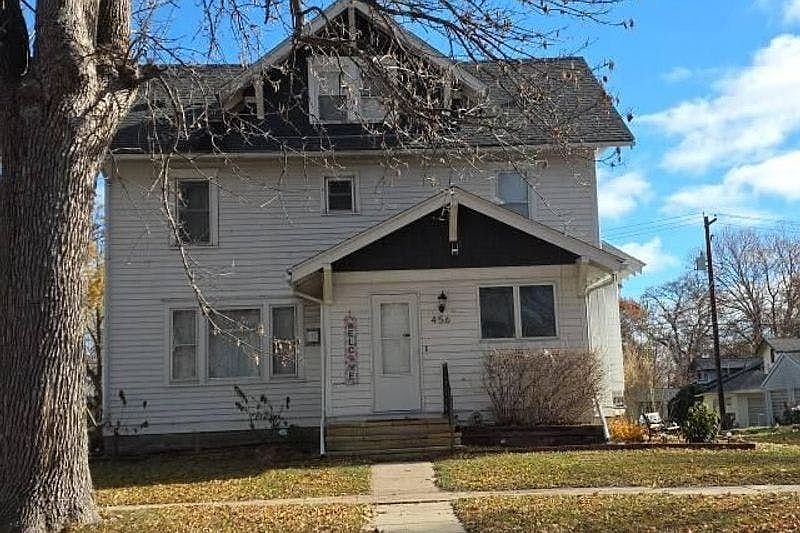 1st image of 456 2nd St