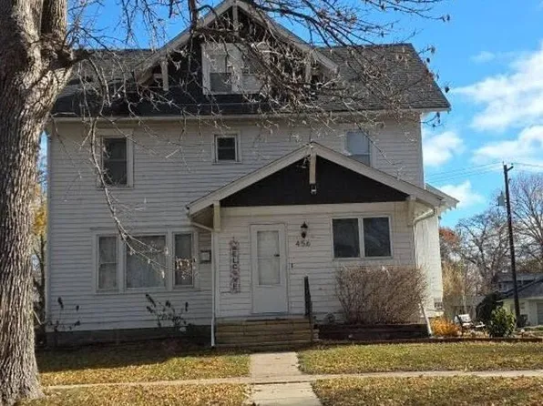 456 2nd St, Gaylord, MN 55334