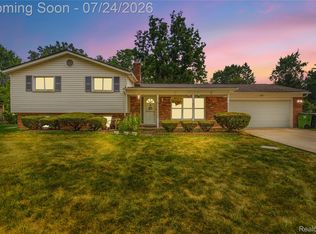 5108 Shelbyshire Dr, Shelby Township, MI 48316