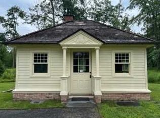 330 Morton Rd, Rhinebeck, NY 12572