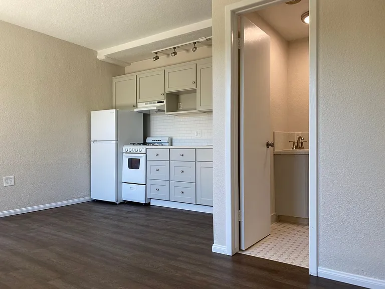 Renovated Apartments in Isla Vista — Photo 20