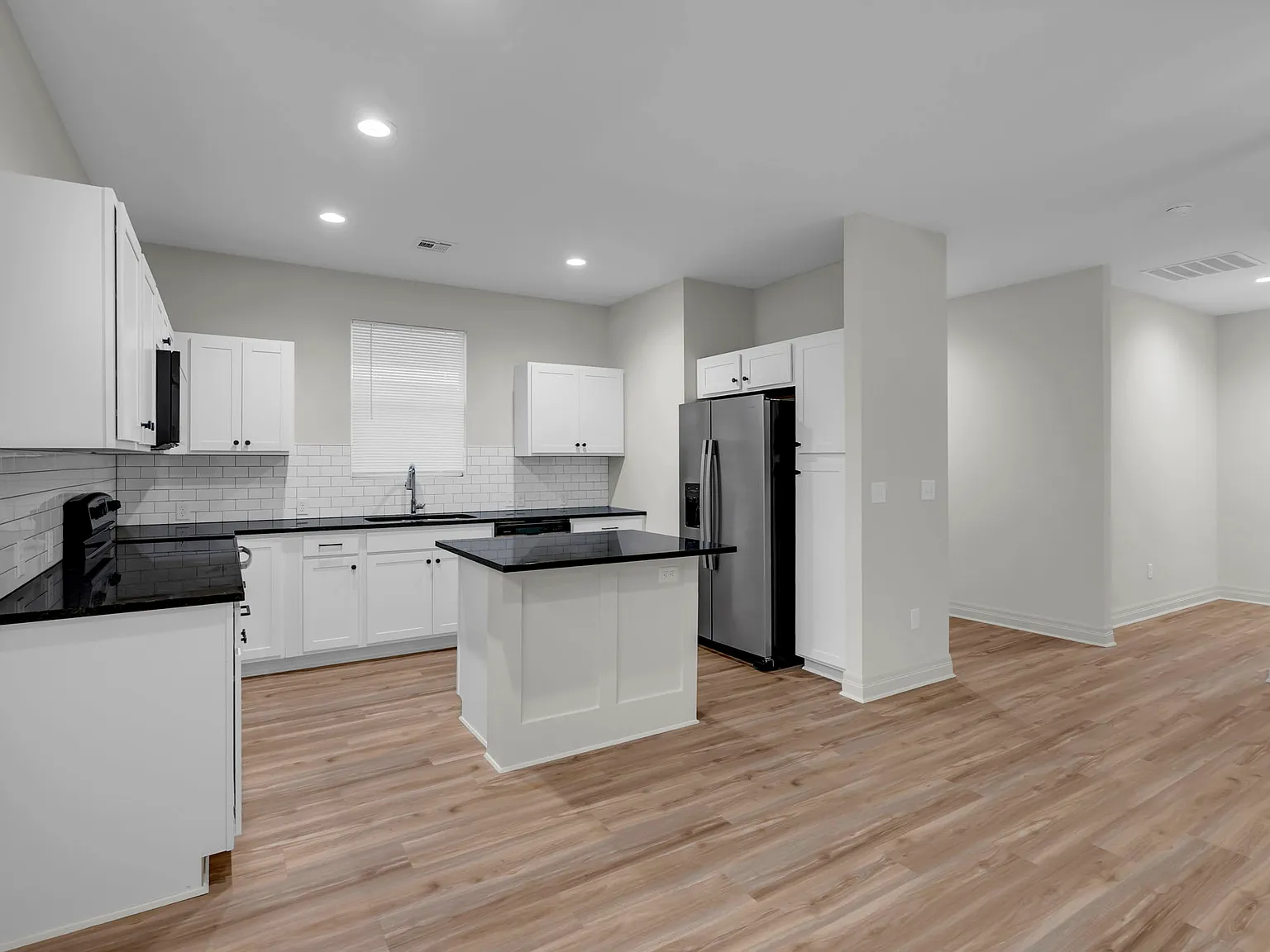 1903 E. Sutton Ct. - 1 — Photo 2