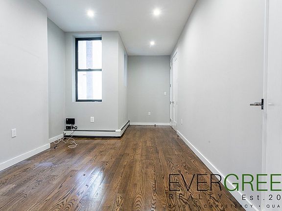 3rd image of 255 Linden St APT 1L