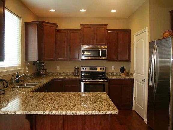 2nd image of 5055 Clemens Pl