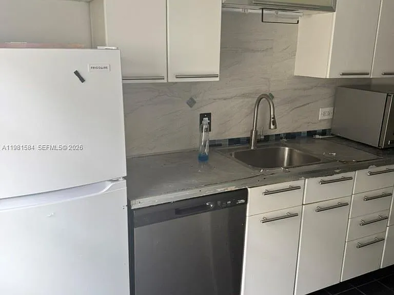 424 NE 82nd St #4C — Photo 8