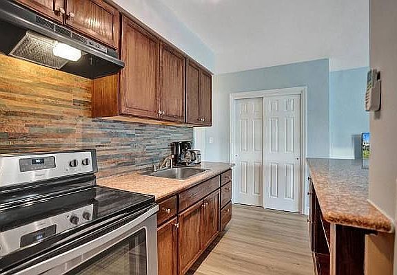 5th image of 3213 NE 7th Pl #1