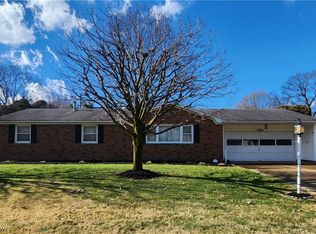 1689 Bow Ln, Coshocton, OH 43812
