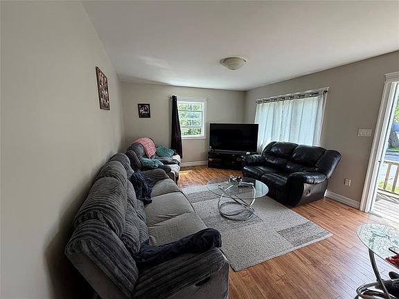 5th image of 8 St Clare Avenue