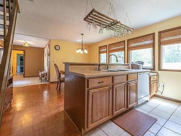 4th image of 206 Hiwassee Dr