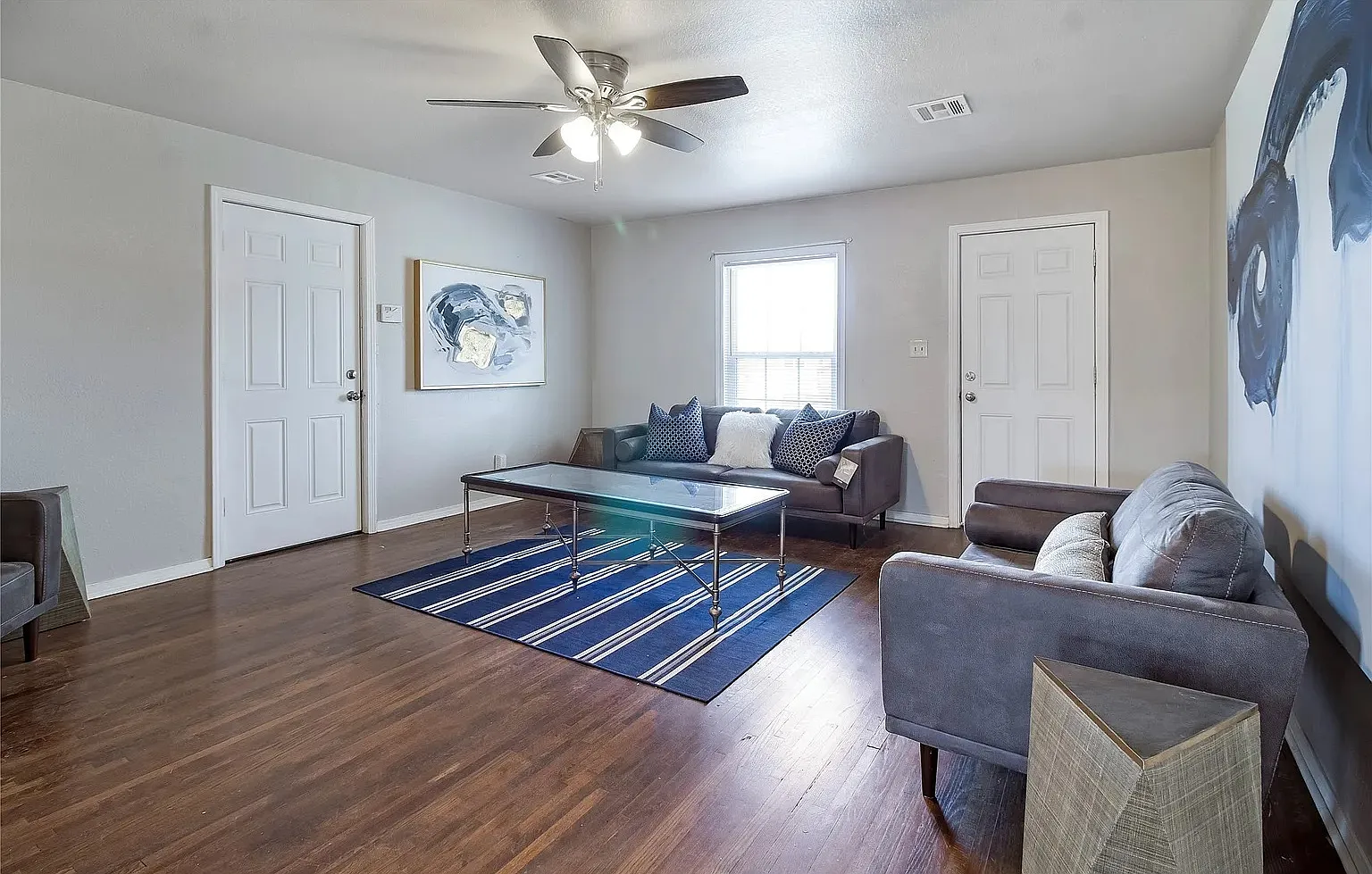 2 bed, 1060 sqft, $1,200 — Photo 4