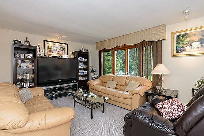 1st image of 6 Summit Ct