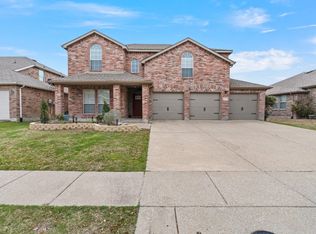 1011 Castroville Dr, Forney, TX 75126