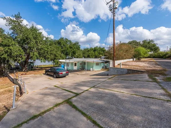 195 Carmel Dr, Sandia, TX 78383