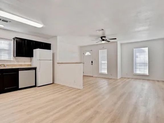 5th image of 403 N Burdette Ave #1