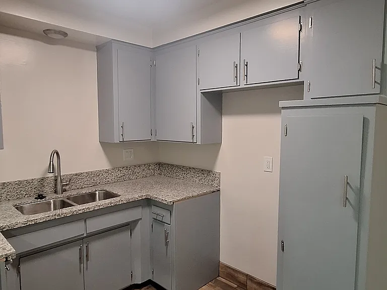 4239 W 138th St #B — Photo 5