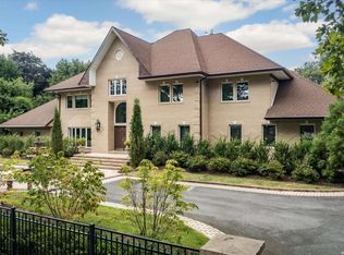 13 Tiana Pl, Dix Hills, NY