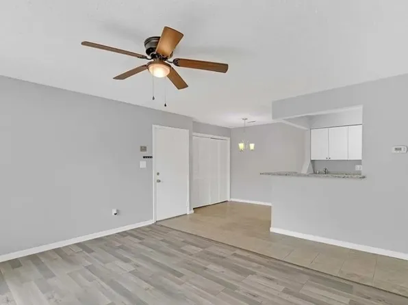 306 Wells Ct, Hampton, VA 23666