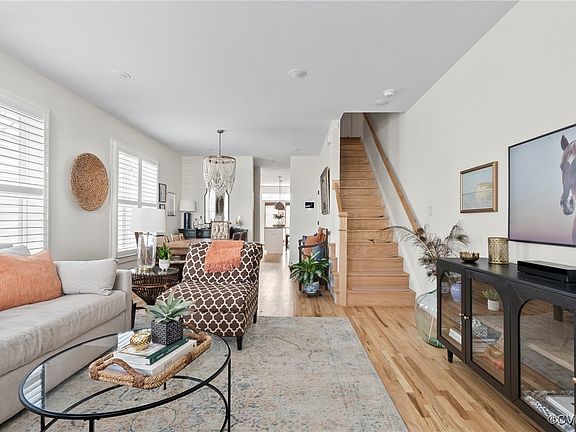 5th image of 1221 1/2 N 31st St