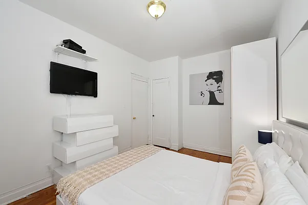 Rented by Corcoran | media 56