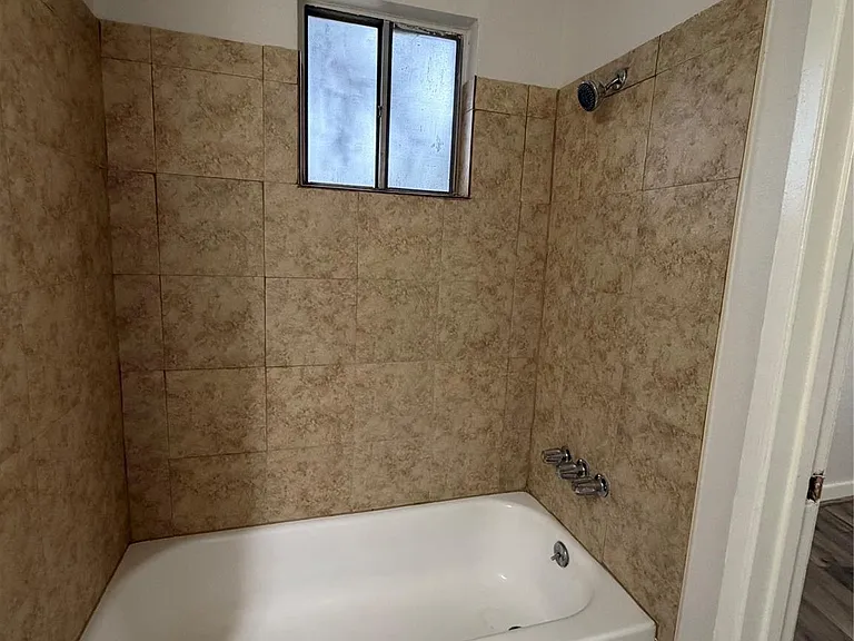 4811 Oakland St #10 — Photo 11