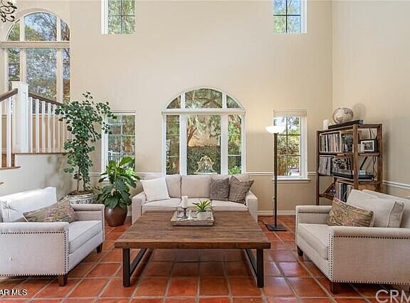 3rd image of 1054 Isabella Way