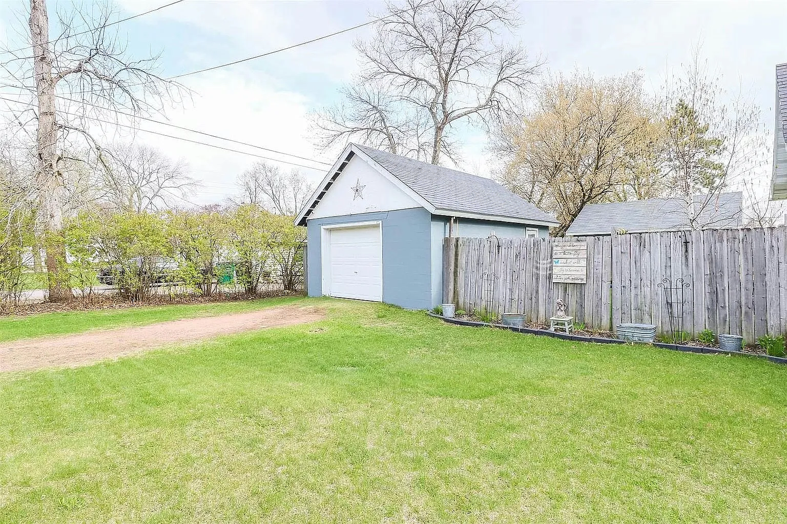 460 Spruce Street — Photo 3