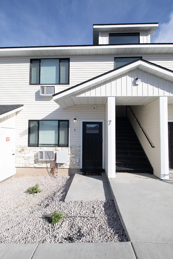 950 Valentine - Building 7 Unit 1 — Photo 1