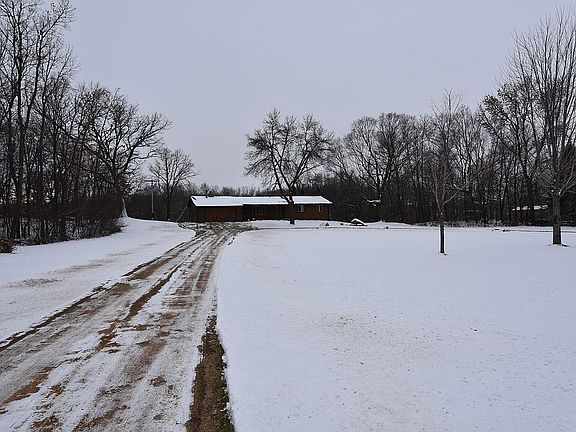 2nd image of 3555 Chippewa Rd