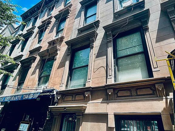 4th image of 239 E 116th St