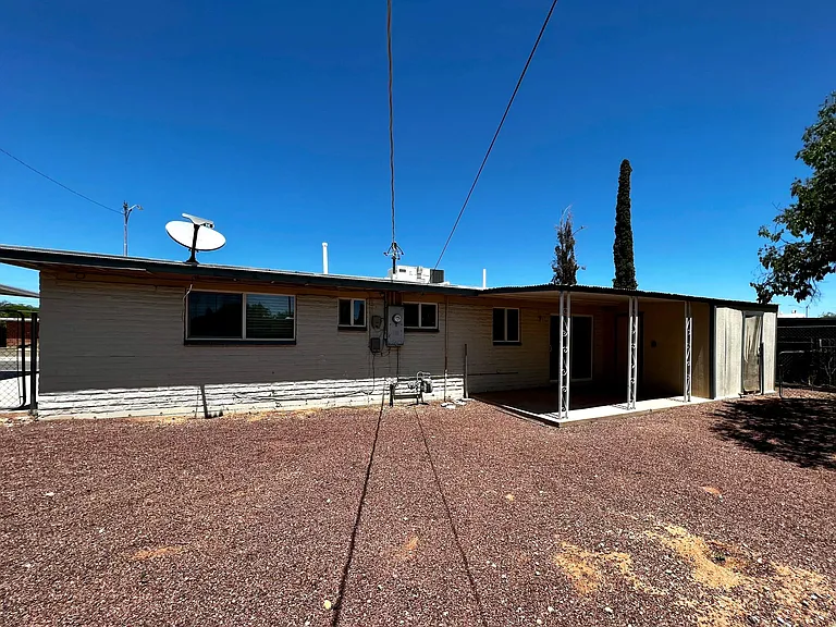 8024 E Victoria Dr — Photo 26